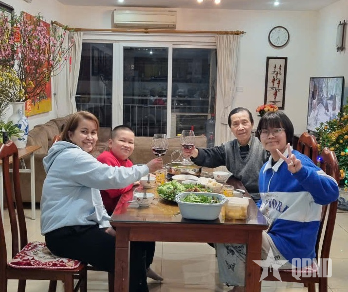 Mâm cơm cúng Giao thừa - dấu ấn Tết Việt trong lòng cô dâu Lào